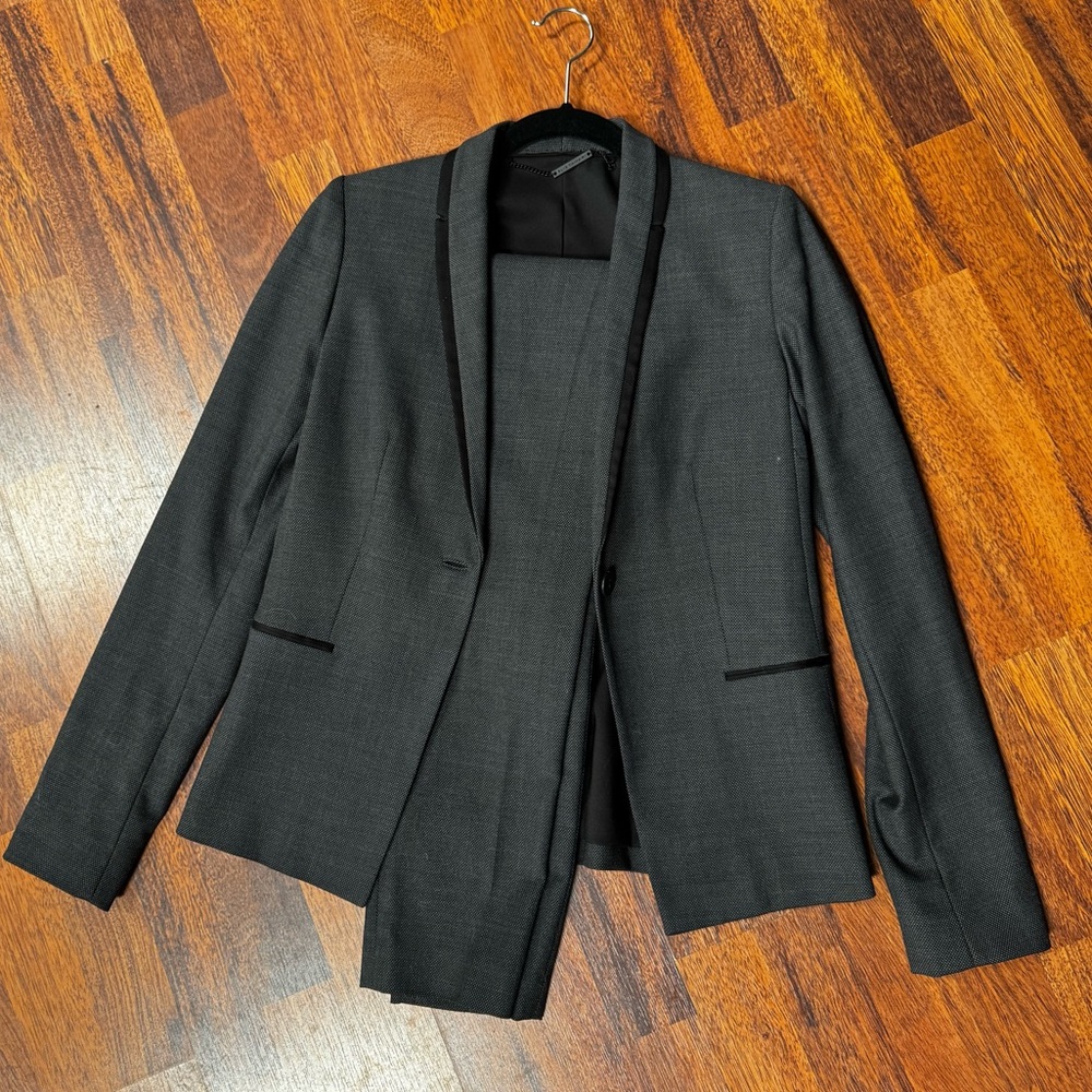 Ellie Tahari Grey and black Suit